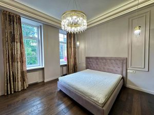 Продаж квартири Київ Печерськ вул. Коновальця, 17