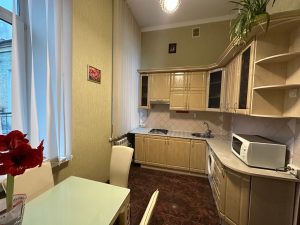 Купити квартиру в Києві Майдан Незалежності Мала Житомирська, 7