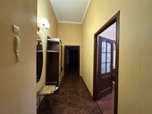 Купити квартиру в Києві Майдан Незалежності Мала Житомирська, 7