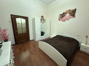 Купити квартиру в Києві Майдан Незалежності Мала Житомирська, 7