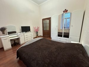 Купити квартиру в Києві Майдан Незалежності Мала Житомирська, 7